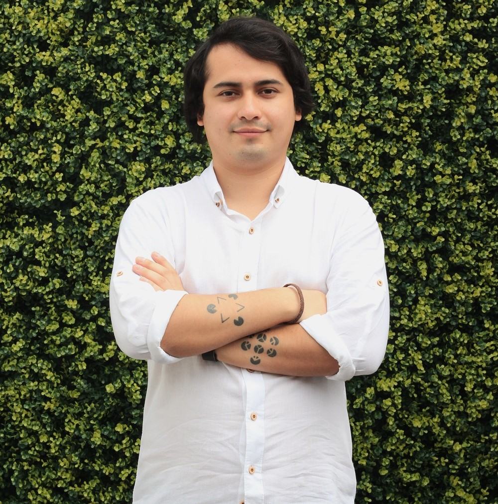 Álvaro Flores